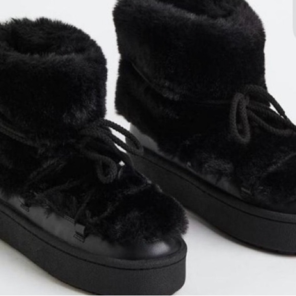 ISO h&m fur moon boots